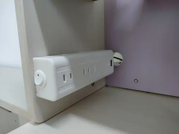 ニトリ コンセントボックス白