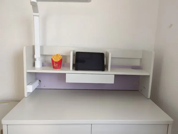 ニトリくみあわせデスク タブレットを置いてみた