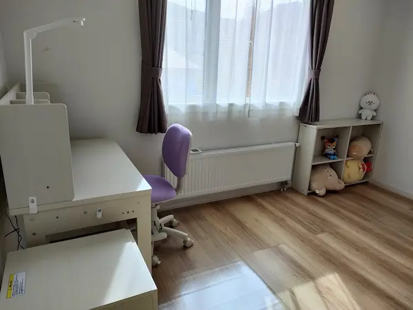 ニトリくみあわせデスク 6畳の部屋のイメージ